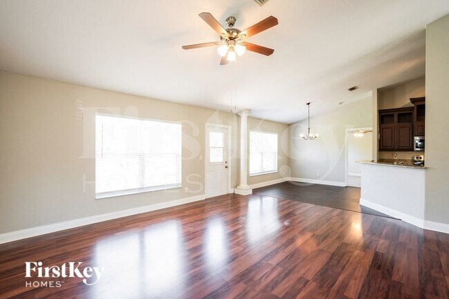 Building Photo - 4633 Fernway Dr