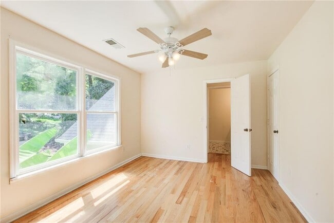 Building Photo - 2462 Empire Forest Dr