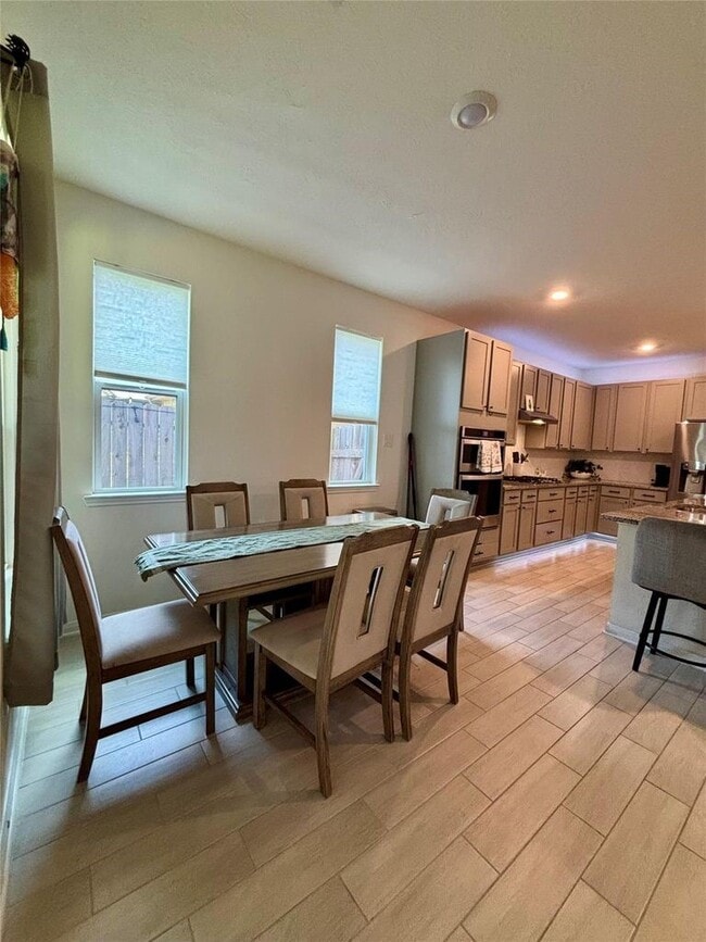 Building Photo - 734 Hardwood Grv Ct