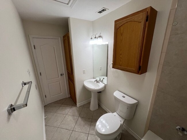 Building Photo - Availability at Ranchway!