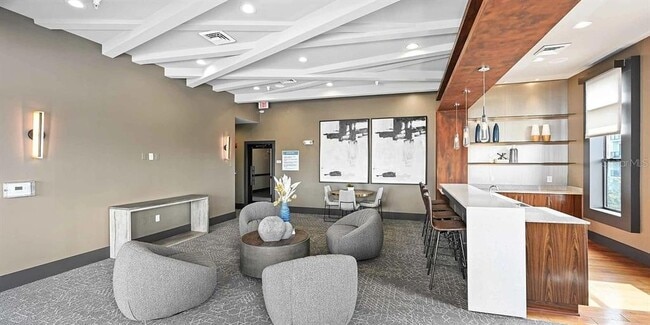 Building Photo - 776 N Orange Ave