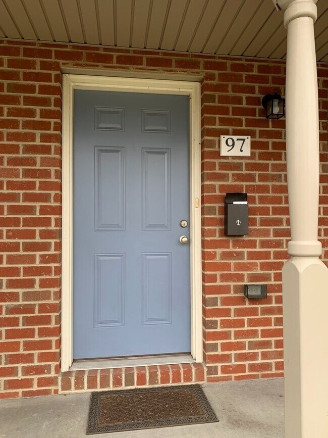 Building Photo - Charming 2-Bedroom Duplex for Rent in Brid...