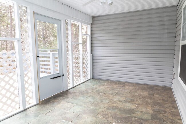 Building Photo - Beautiful!!!! Move in Ready!