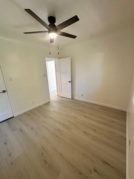 Building Photo - 2538 1/2 Military Ave