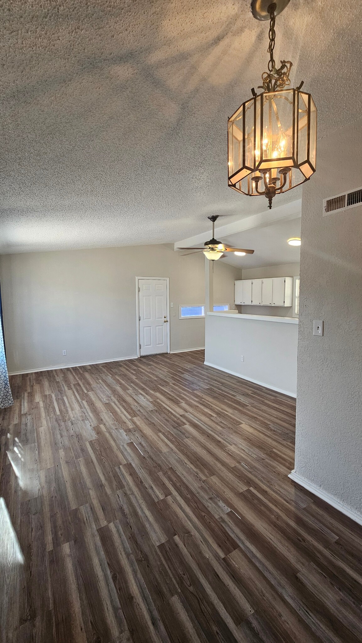 Building Photo - 1006 S Plains Park Dr