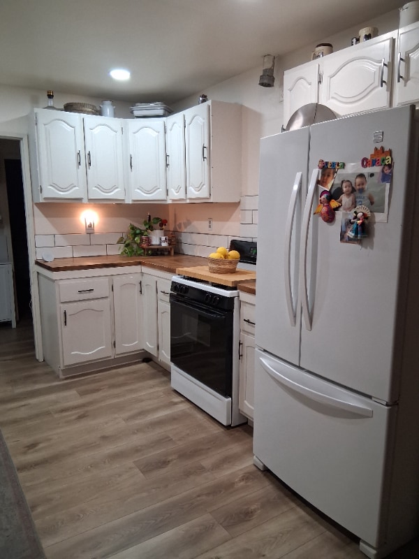 Building Photo - 1022 S Vancouver Ave