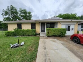 Building Photo - 843 Harbor Dr