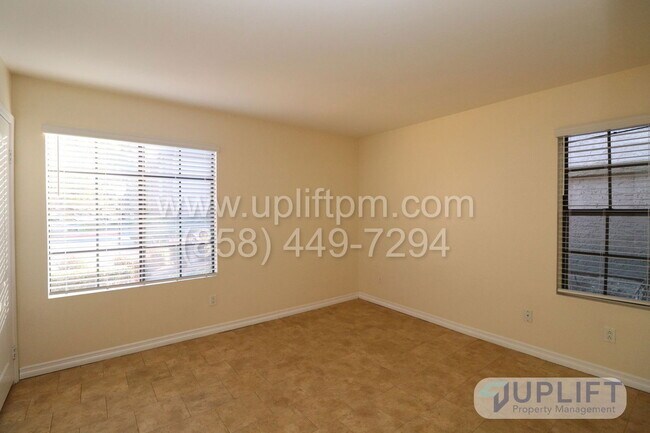 Building Photo - 12027 Alta Carmel Ct