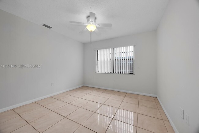 Building Photo - 9400 SW 120th Ave