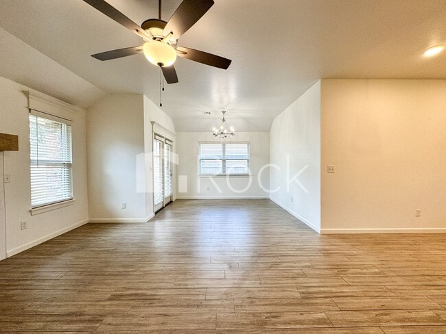 Building Photo - 1113 Magnolia Dr