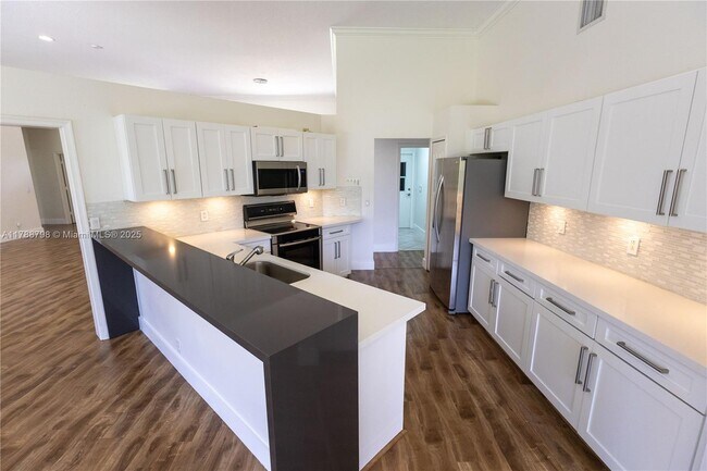Building Photo - 280 Landings Blvd