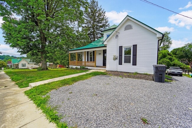 Primary Photo - 1130 Georgia Ave