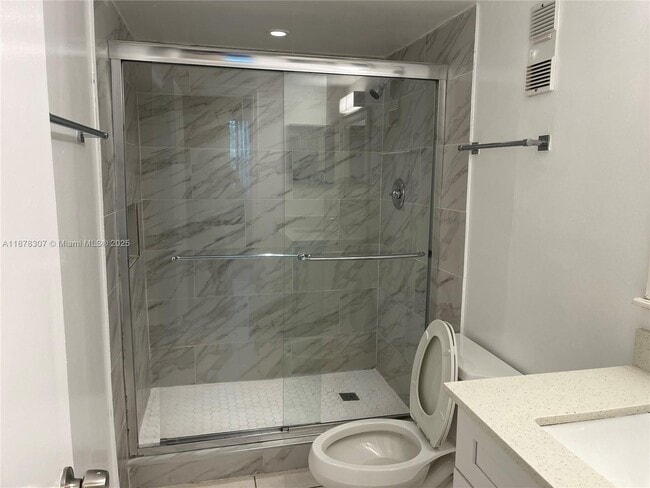 Building Photo - 9461 Evergreen Pl
