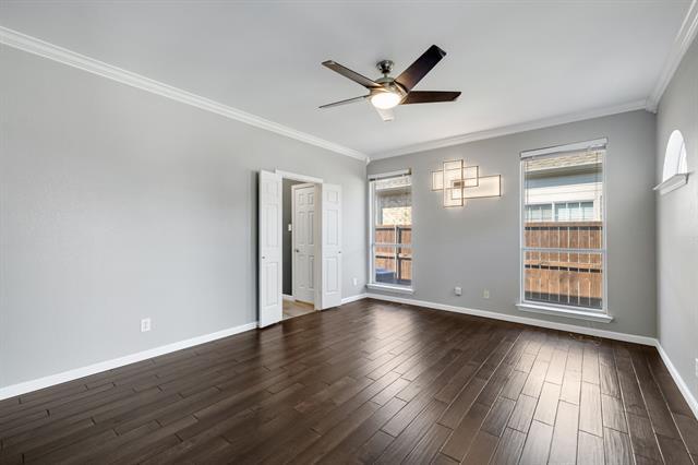 Building Photo - 1109 San Saba Dr