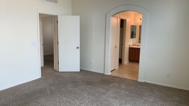 Building Photo - 4 Bedroom 2 Bath - 1870 Sq. Ft. Home - Ajo...