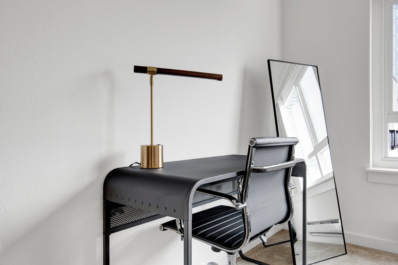 Building Photo - 362 Bellevue Way NE