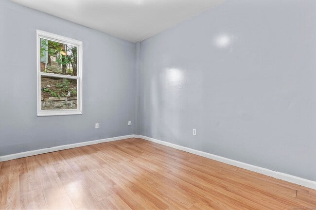 Building Photo - 22 Wyman St