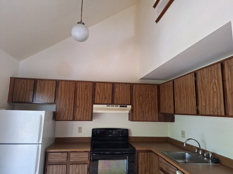 Building Photo - 4501 Boardwalk Dr