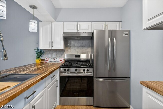 Building Photo - 7 Arapahoe Dr