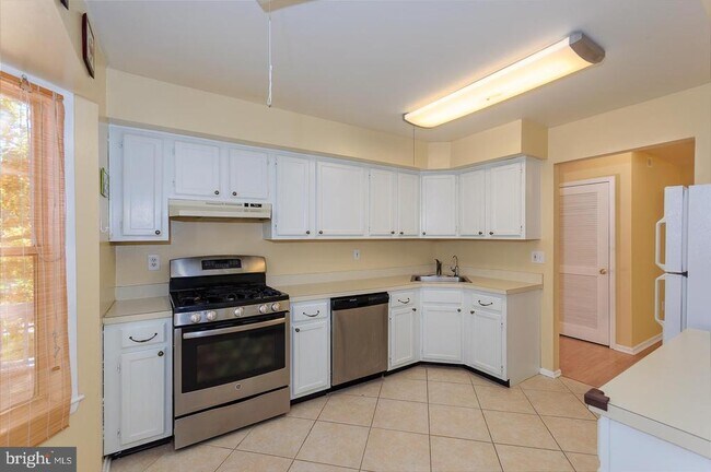 Building Photo - 115 Cascade Ct