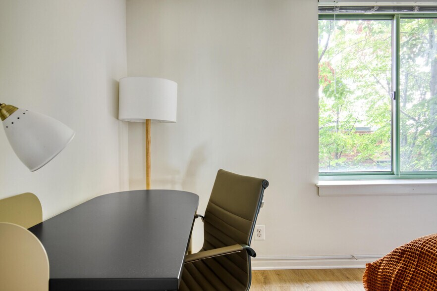 Building Photo - 4650 Washington Blvd