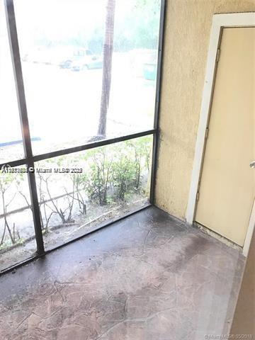 Building Photo - 1281 SW 46th Ave