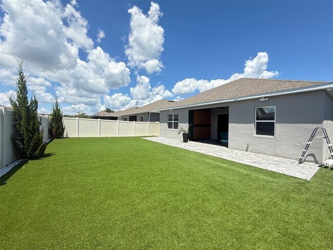 Building Photo - 2074 Brillante Dr