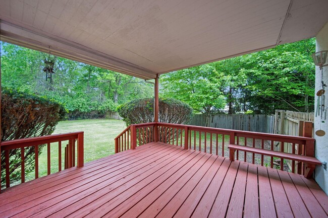 Building Photo - 921 Beechwood Rd