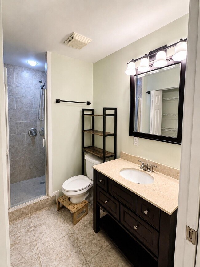 Building Photo - 534 Sevilla Dr