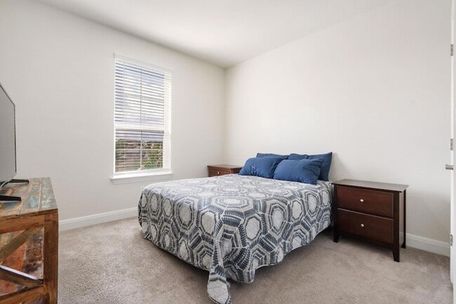 Building Photo - 2304 Arroyo Grande