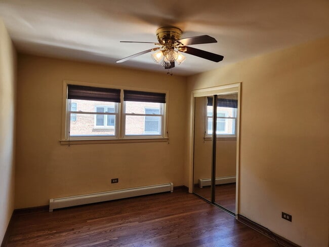 Building Photo - 8465 W Berwyn Ave