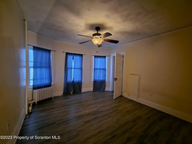 Building Photo - 1518 Linden St