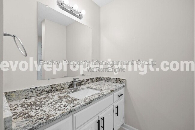 Building Photo - 2295 Belin Dr