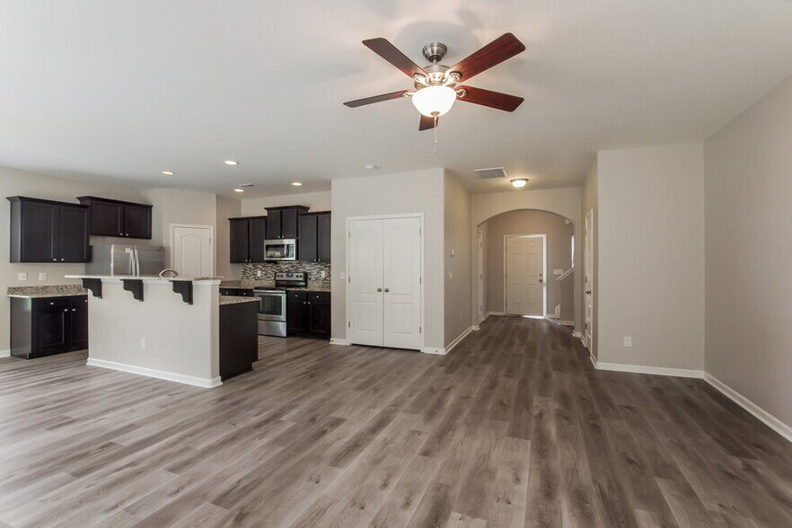 Building Photo - 2621 Meadow Crossing Dr