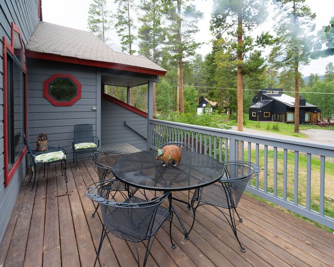 Building Photo - Extended Winter rental-Flexible lease term...