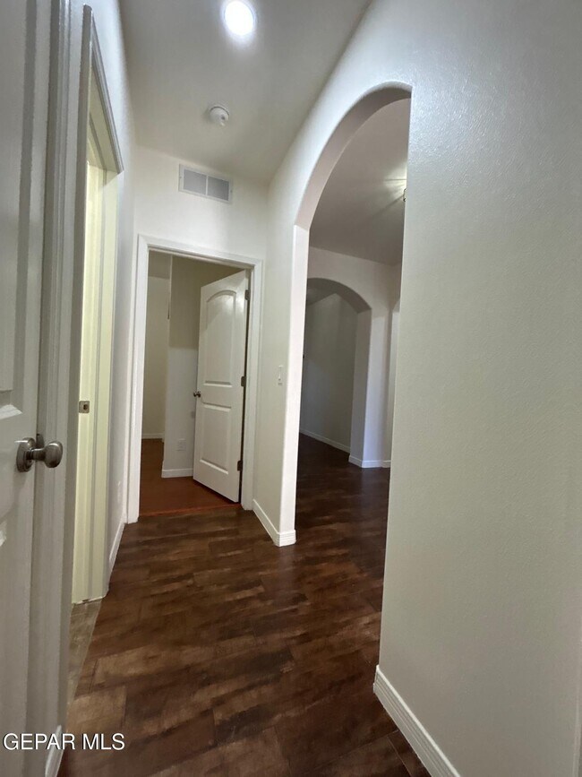 Building Photo - 7349 Skyrocket Dr