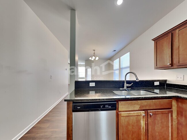 Building Photo - 321 Mossy Wood Rd