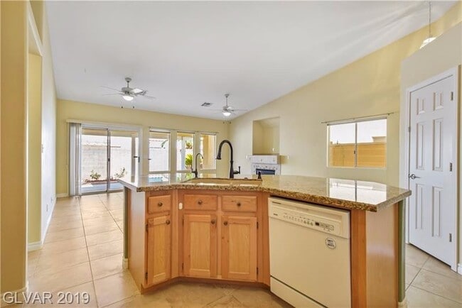 Building Photo - Single Story Townhome in Mountain Gate Community COMING SOON!