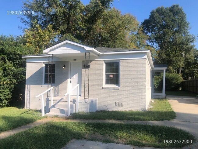 Primary Photo - 924 Holland Ave