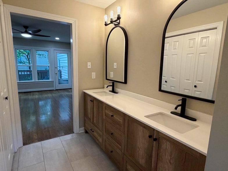 1st Floor Bedroom Bath - 4 Muirfield Green Ln