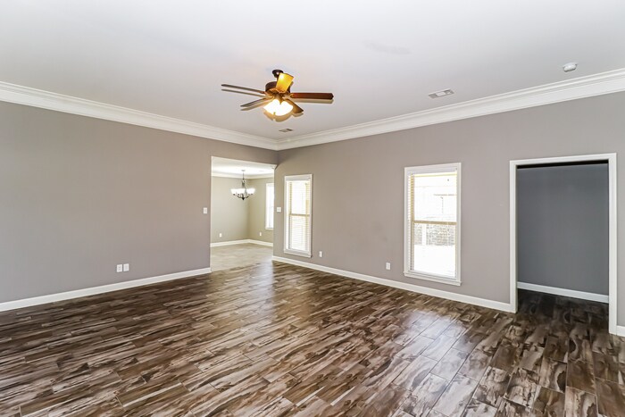 Building Photo - 303 Stone Creek Drive