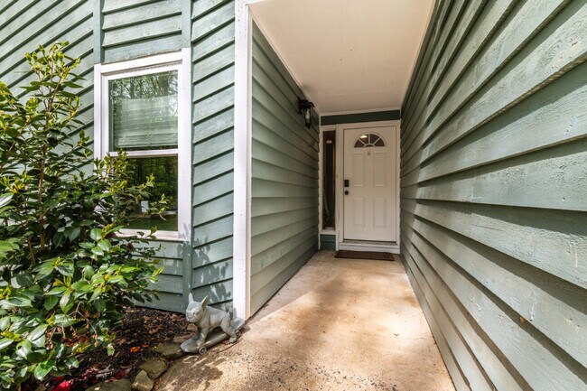 Building Photo - Private 3BR Retreat on 2 Wooded Acres in Clover with no HOA!!