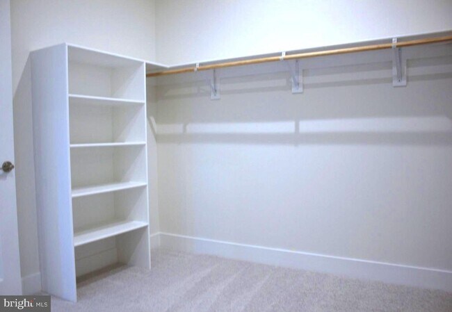 Building Photo - 129 Heyford Dr