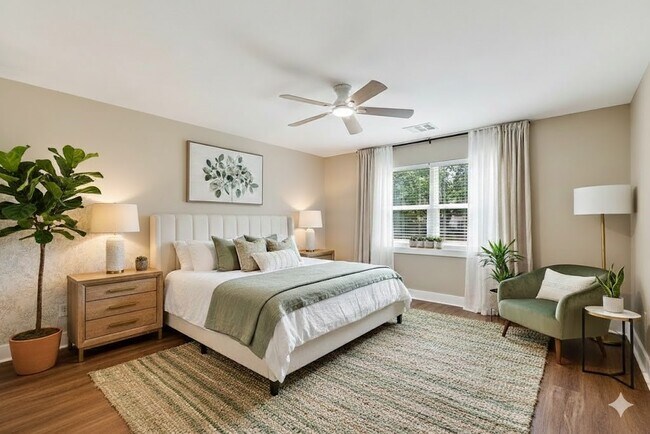 Building Photo - 2103 Woodway Dr