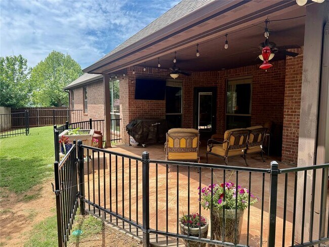 Building Photo - 1308 Glenmere Ct