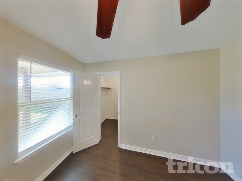 Building Photo - 8617 Silverbell Ln