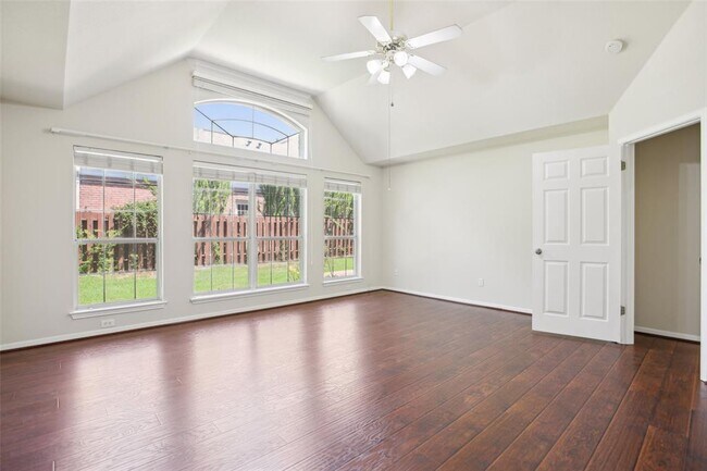 Building Photo - 10120 Treasure Island Dr