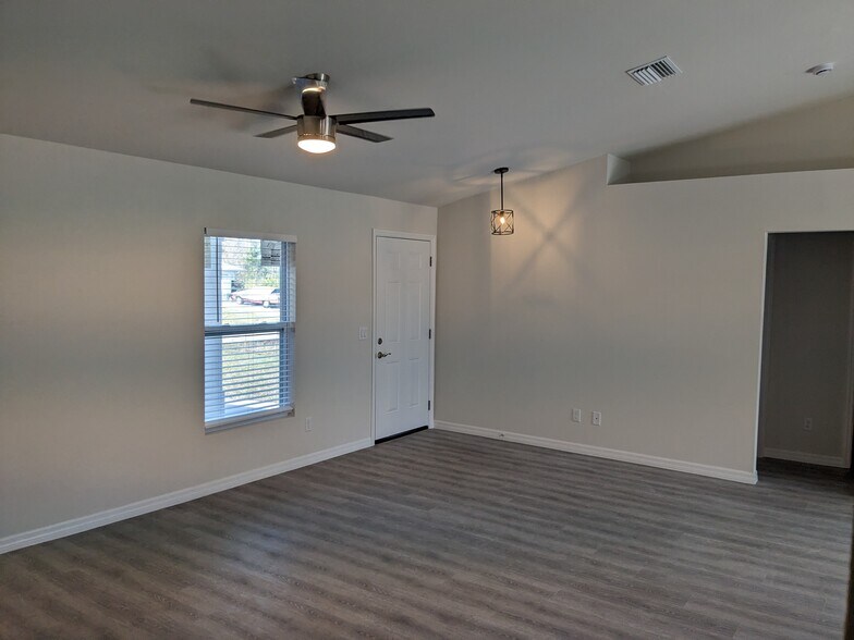 Building Photo - 5396 Gulfport Ter
