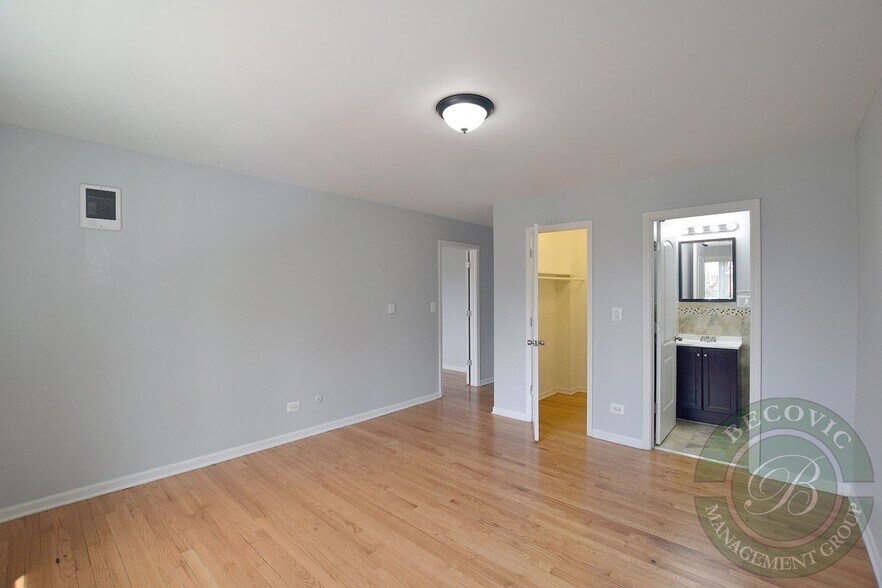 Building Photo - 7541 N Winchester Ave