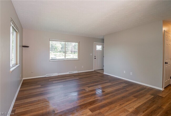 Building Photo - 2382 Massillon Rd